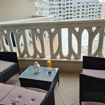 Sunrise Luxury Sauth Bay شقة *