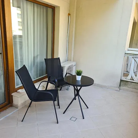 Sunrise Luxury Sauth Bay شقة فارنا